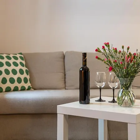 Apartment 4 Us *