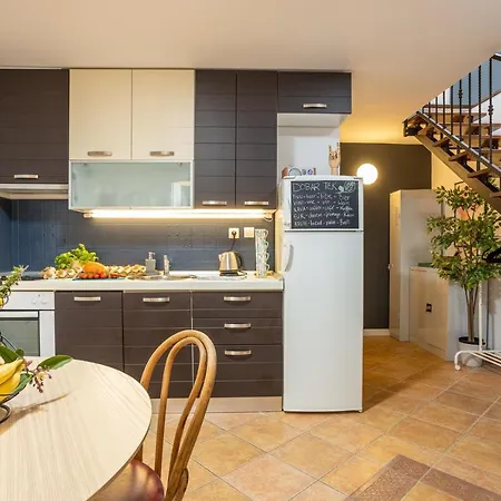 Apartment 4 Us