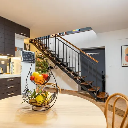 4 Us Apartment *